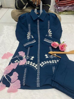 Aamavi Cross Roman Silk Ethnic Co ord Set with Cotton Lining Wholesale kurtis catalogs