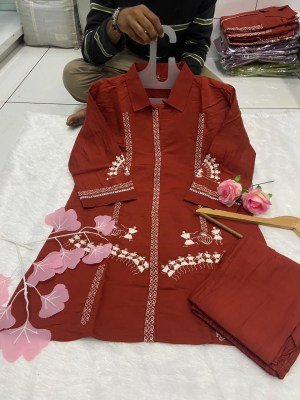 Aamavi Cross Roman Silk Ethnic Co ord Set with Cotton Lining Wholesale kurtis catalogs