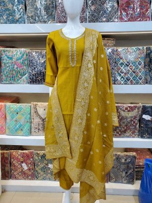 Amavi Presents Premium Collection 3 pice  Combo Size wise Readymade Kurti With Jacard dupatta  collection Amavi