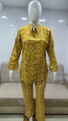 Cambric Cotton Print Fabric Size Wise Co Ord Set collection wholesaler Surat  Size wise Combo Set