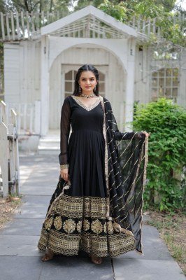 DN 9150 Premium Faux Blooming Gown with Dupatta Embroidered Sequins Work Set gowns