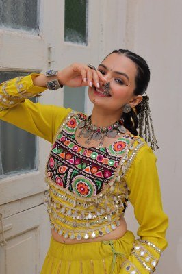 Navratri Royal Touch 7145 Lehenga Choli Gota-Patti Border And Kutchi Gamthi Embroidered Blouse Roman Fabric with Embroidery And Mirror Work Wholesale Amavi