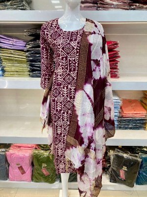 Suvesh Presents Muslin Batik Printed Kurti With Shibori Dupatta set Kurti design wholesaler   Amavi