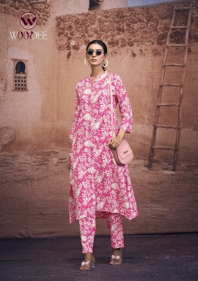 Woodee by Shakira Premium Heavy reyon printed two side pocket kurti with pant at affordable rate kurtis catalogs