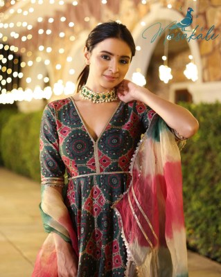 amavi presenting masakali vol 04 fancy alia cut kurti with pant and dupatta catalog at wholesale price Amavi